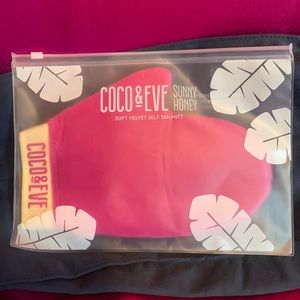 Coco and eve Sunny honey soft velvet tanning mitt new